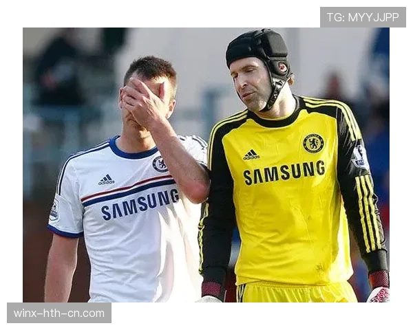 埃托奥前插撕裂防线的高效终结为何胜过同期锋线？