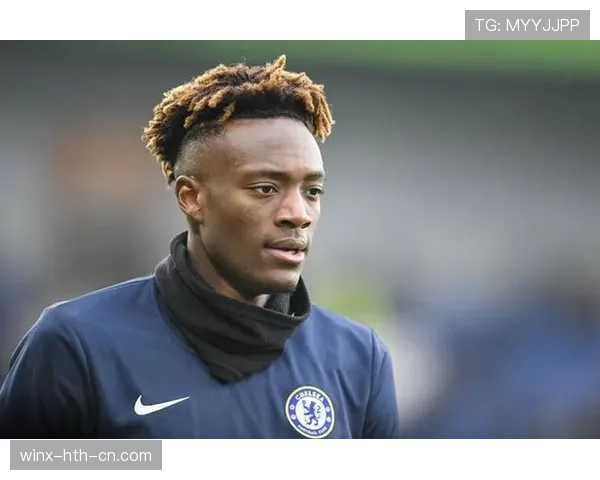 哈弗茨边路传中如何提升助攻效率？解析其撕破防线的战术价值与同位置对比优势